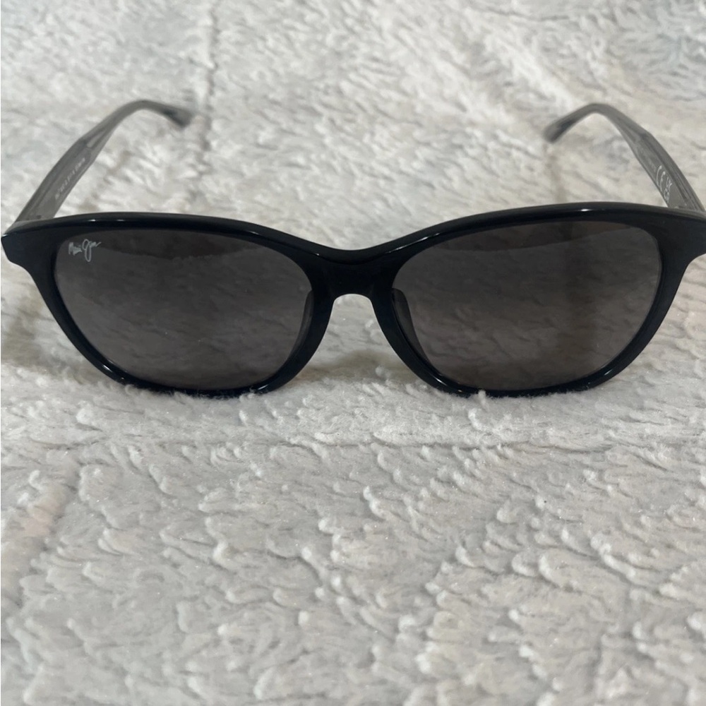MAUI JIM New Sunglasses ISOLA Black Grey Polarized MJ821-02L 58 17 145 - Picture 6 of 9